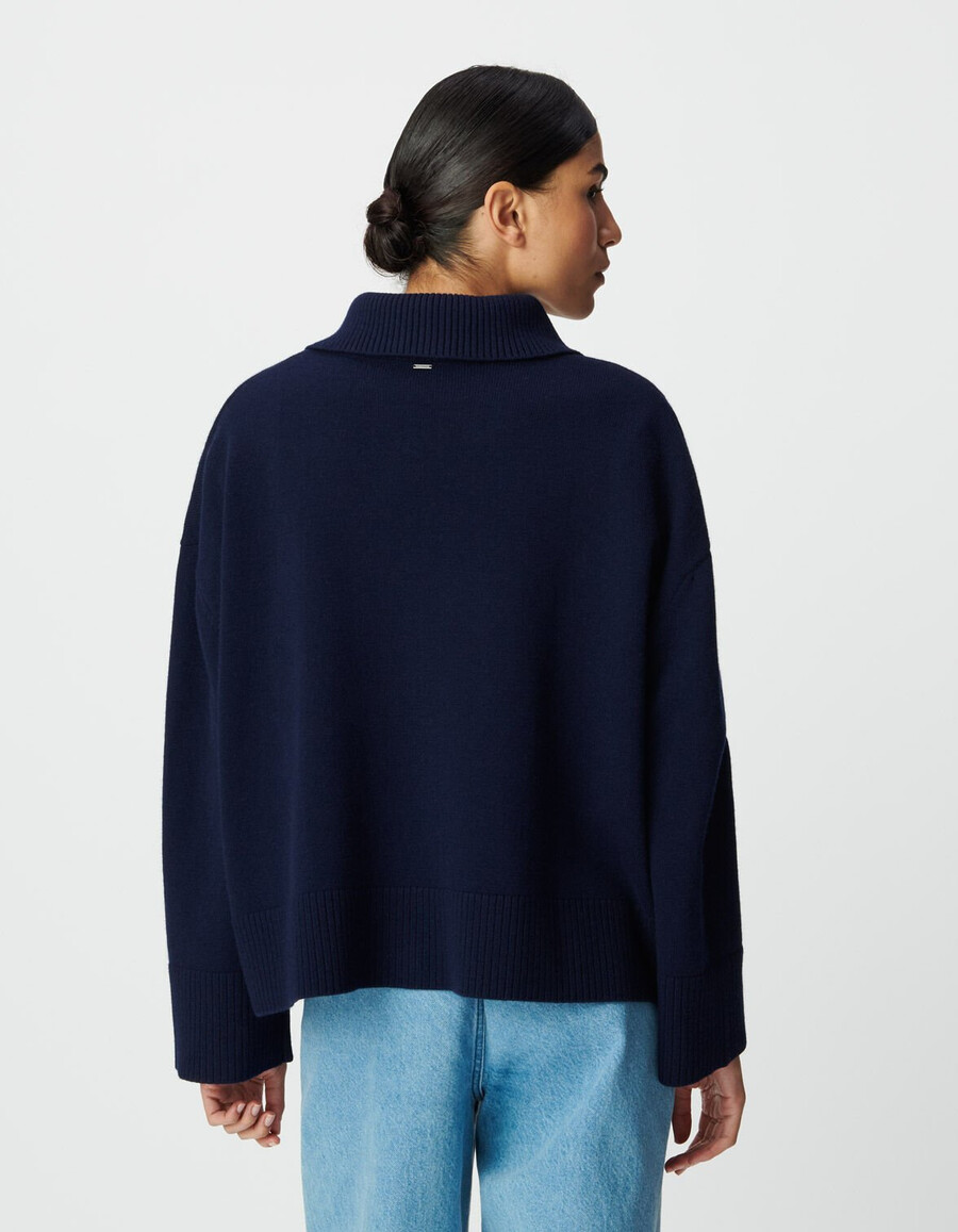 maglione jacquard scozzese blu navy con collo alto da donna