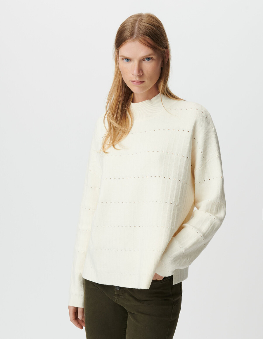 maglione bianco traforato decorativo da donna