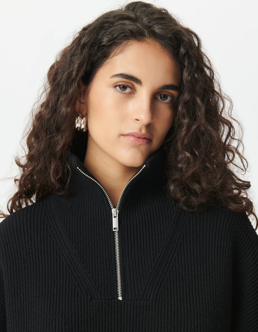 maglione da donna in maglia a coste nera con cerniera sul collo