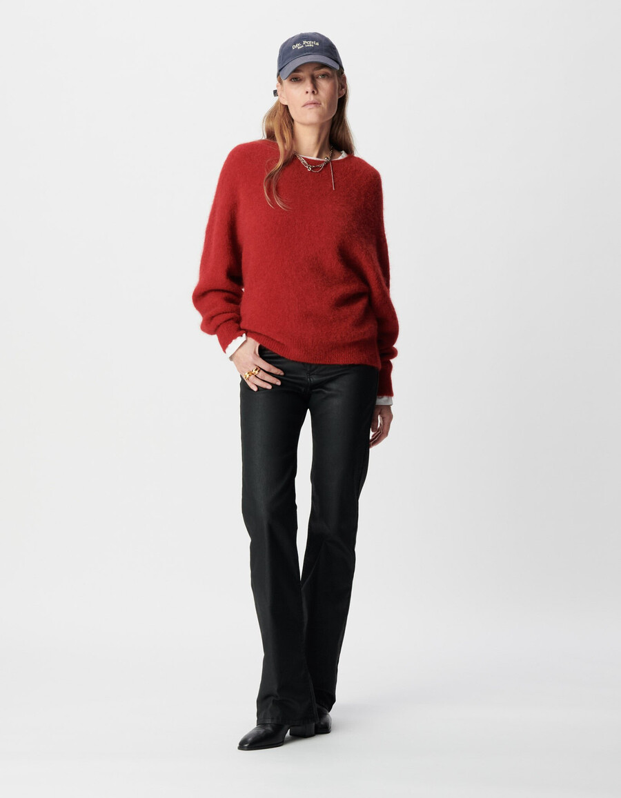 maglione rosso da donna con maniche a pipistrello