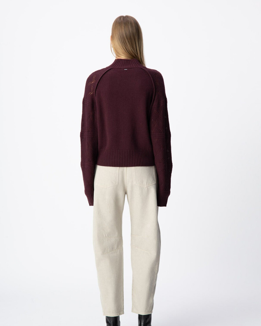 maglione da donna in maglia bordeaux con maniche traforate