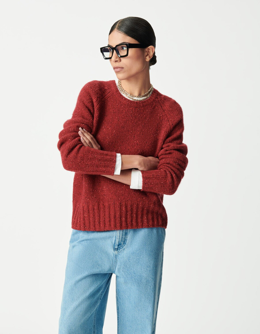 maglione rosso lavorato a maglia con scollo rotondo per donna