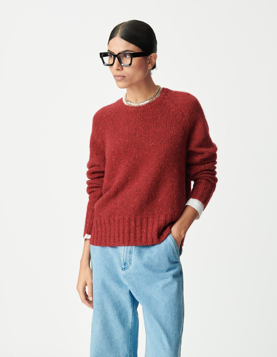 maglione rosso lavorato a maglia con scollo rotondo per donna