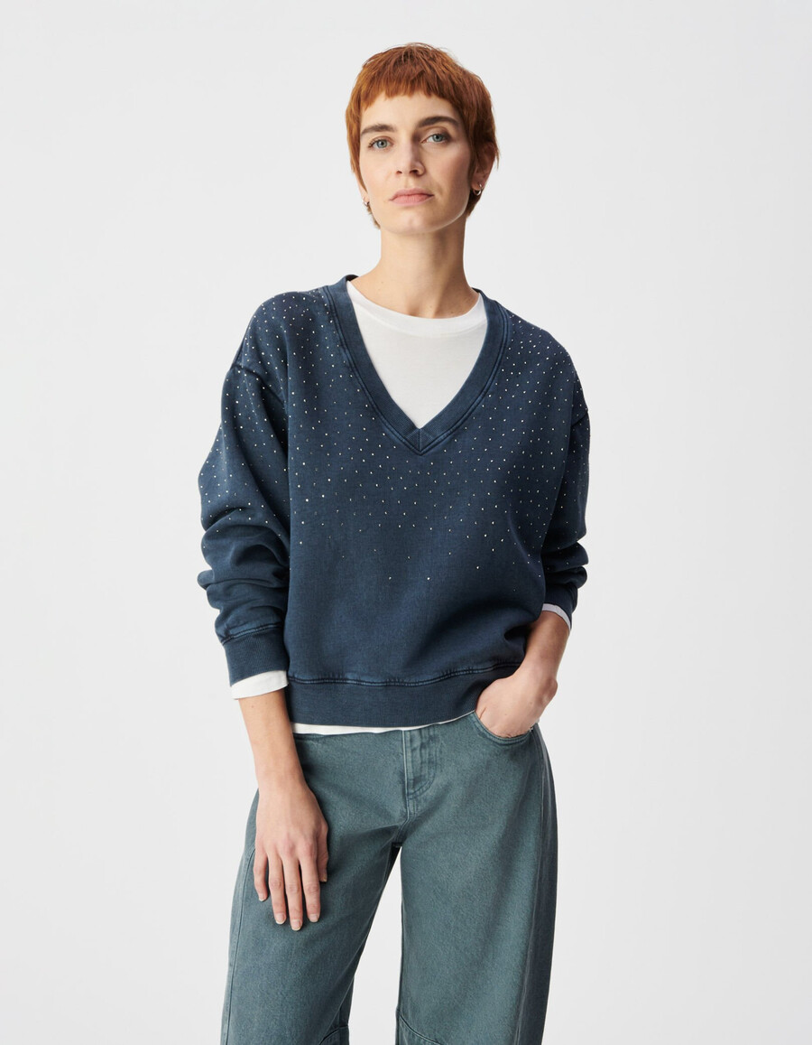 maglione da donna in cotone biologico blu navy con scollo a v e strass