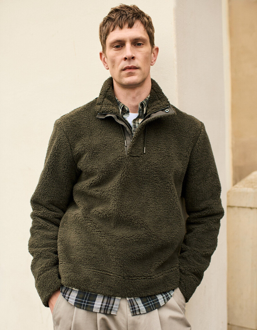 felpa da uomo in maglia sherpa color cachi con cerniera sul collo