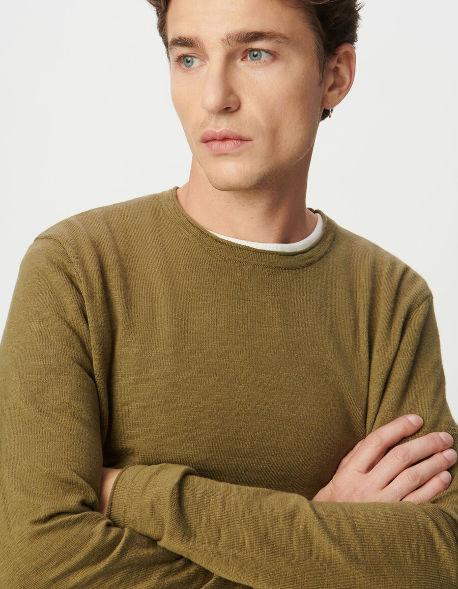 maglione da uomo in maglia fine di cotone biologico color cachi