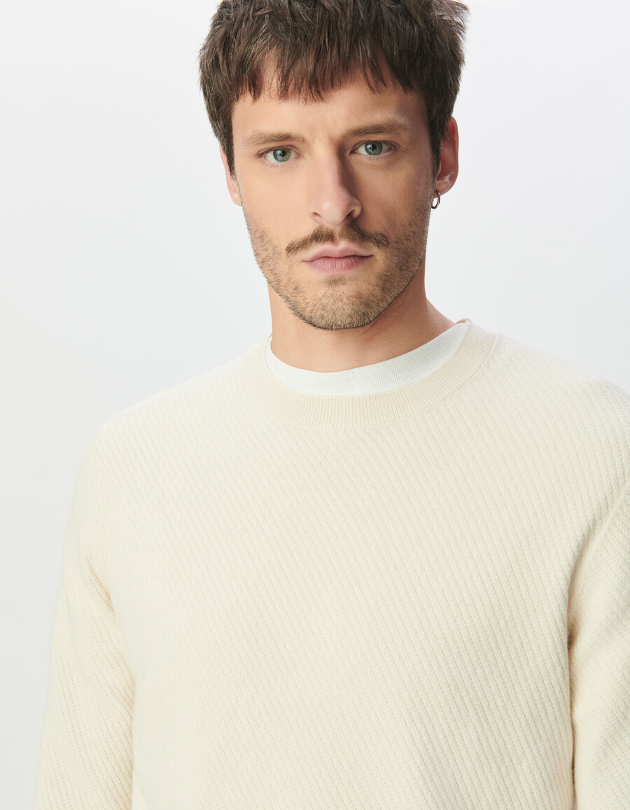 maglione girocollo in maglia testurizzata color écru da uomo