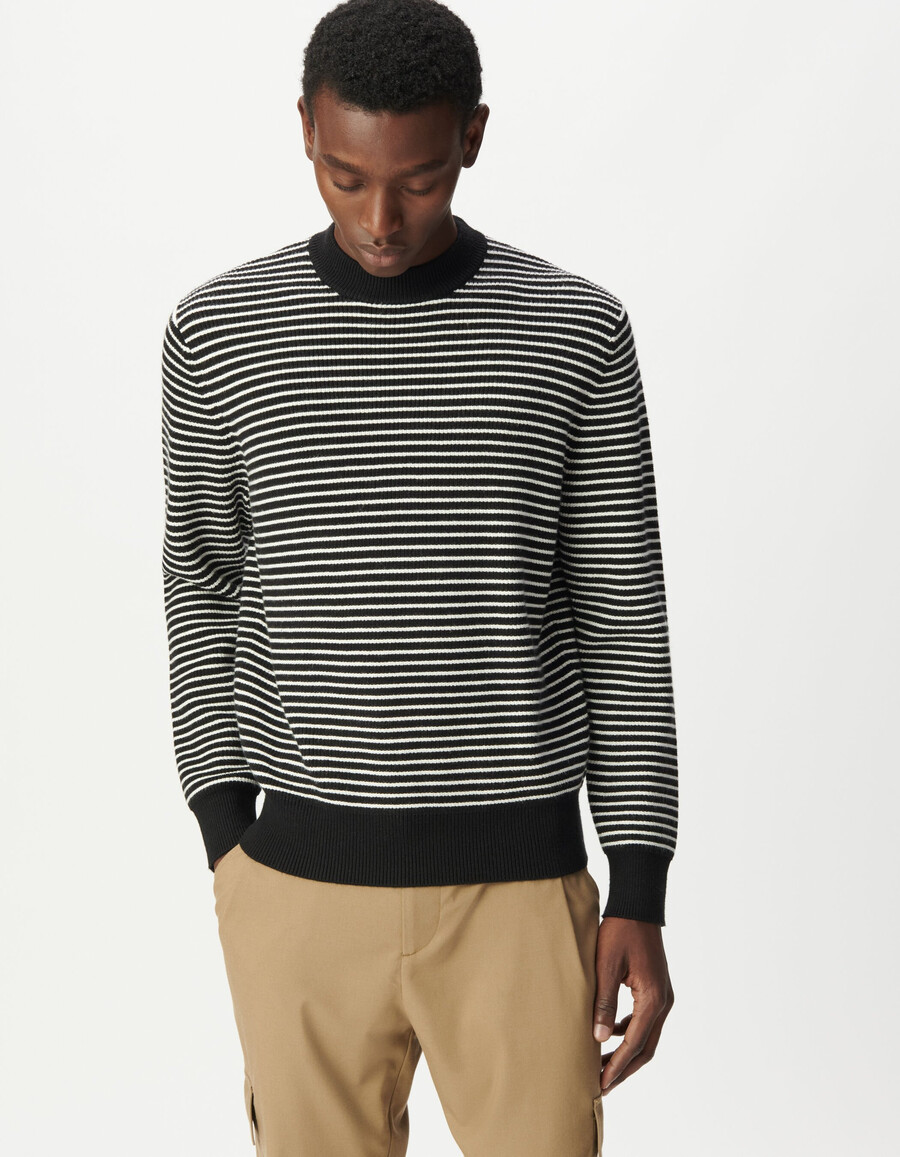 maglione da marinaio nero da uomo con strisce bianche