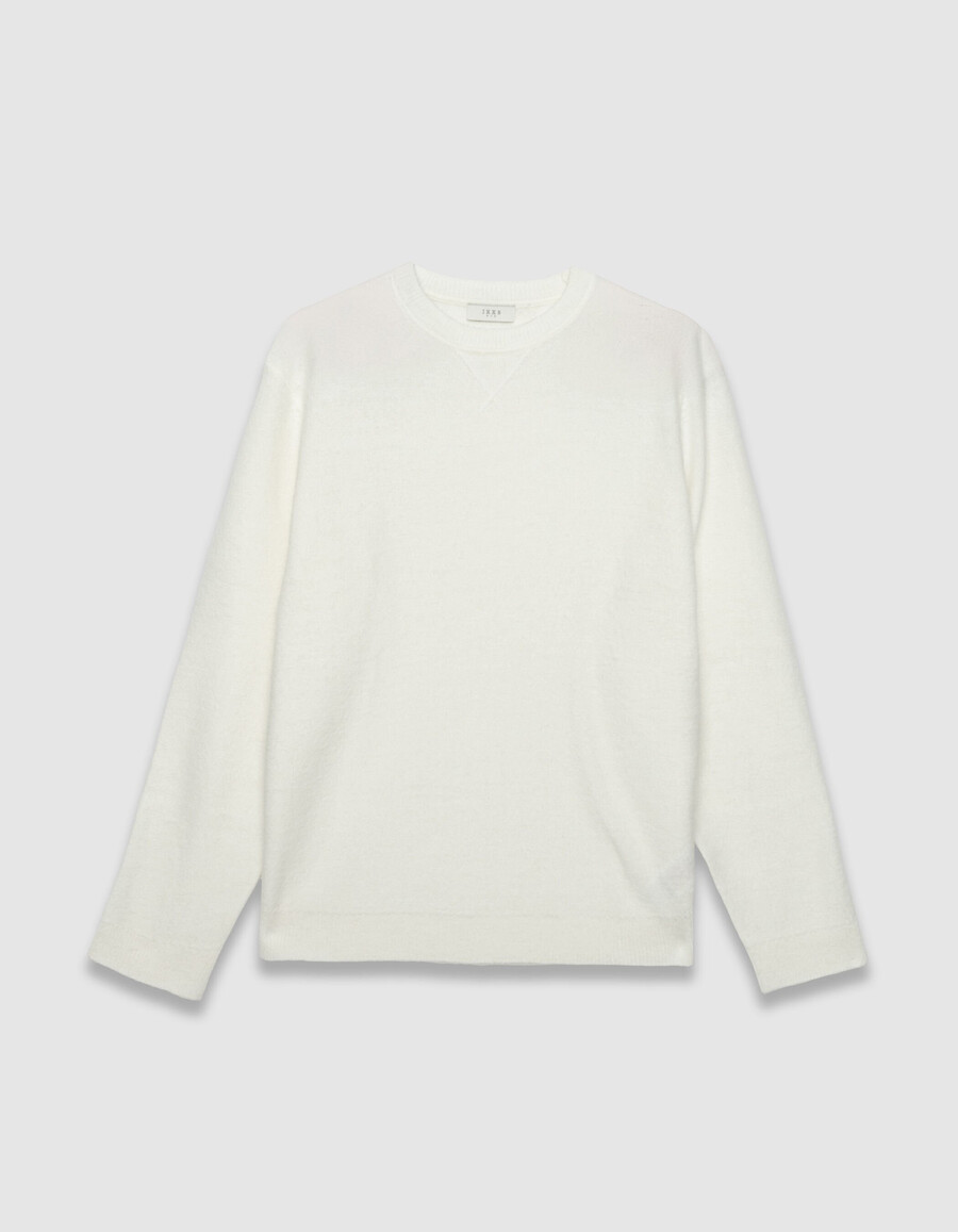 maglione da uomo in maglia écru con dettaglio decorativo sul collo