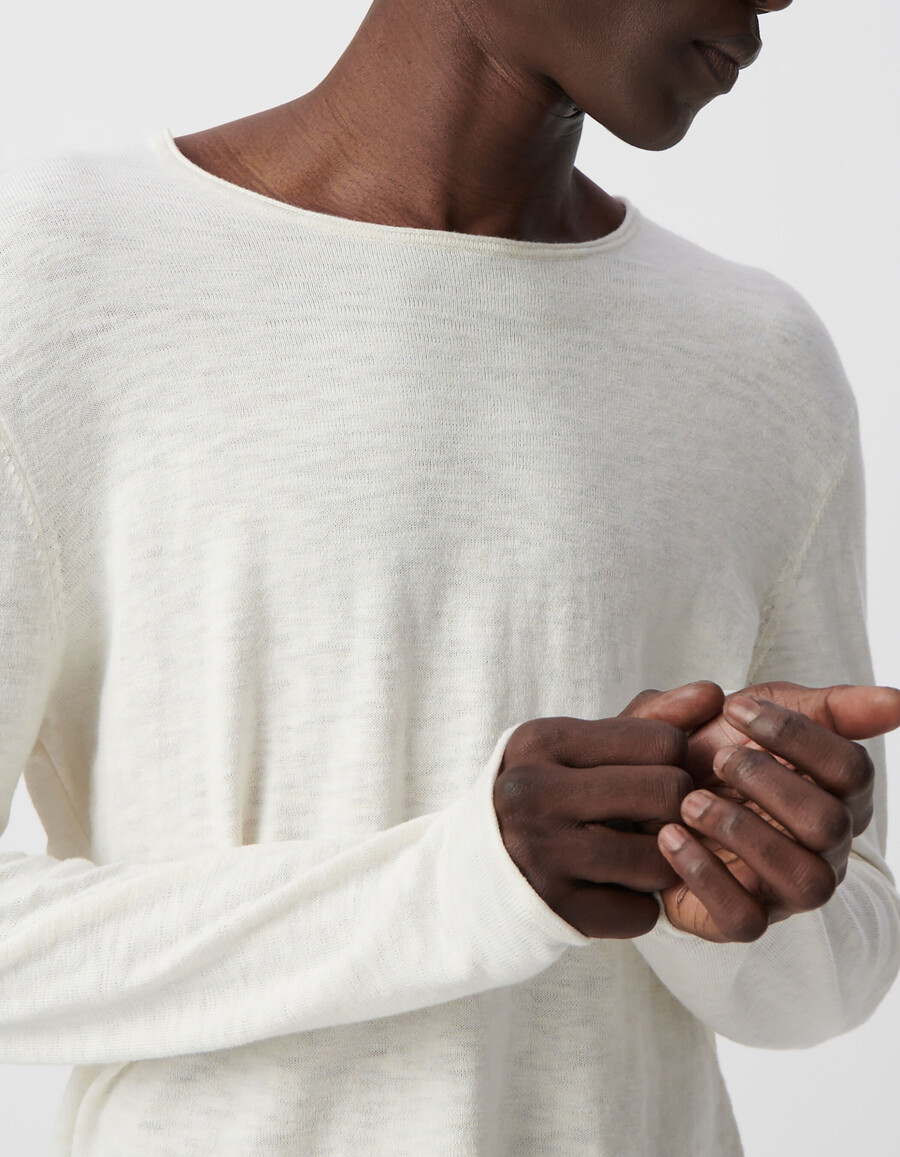maglione da uomo in maglia gesso slub con bordi arrotolati