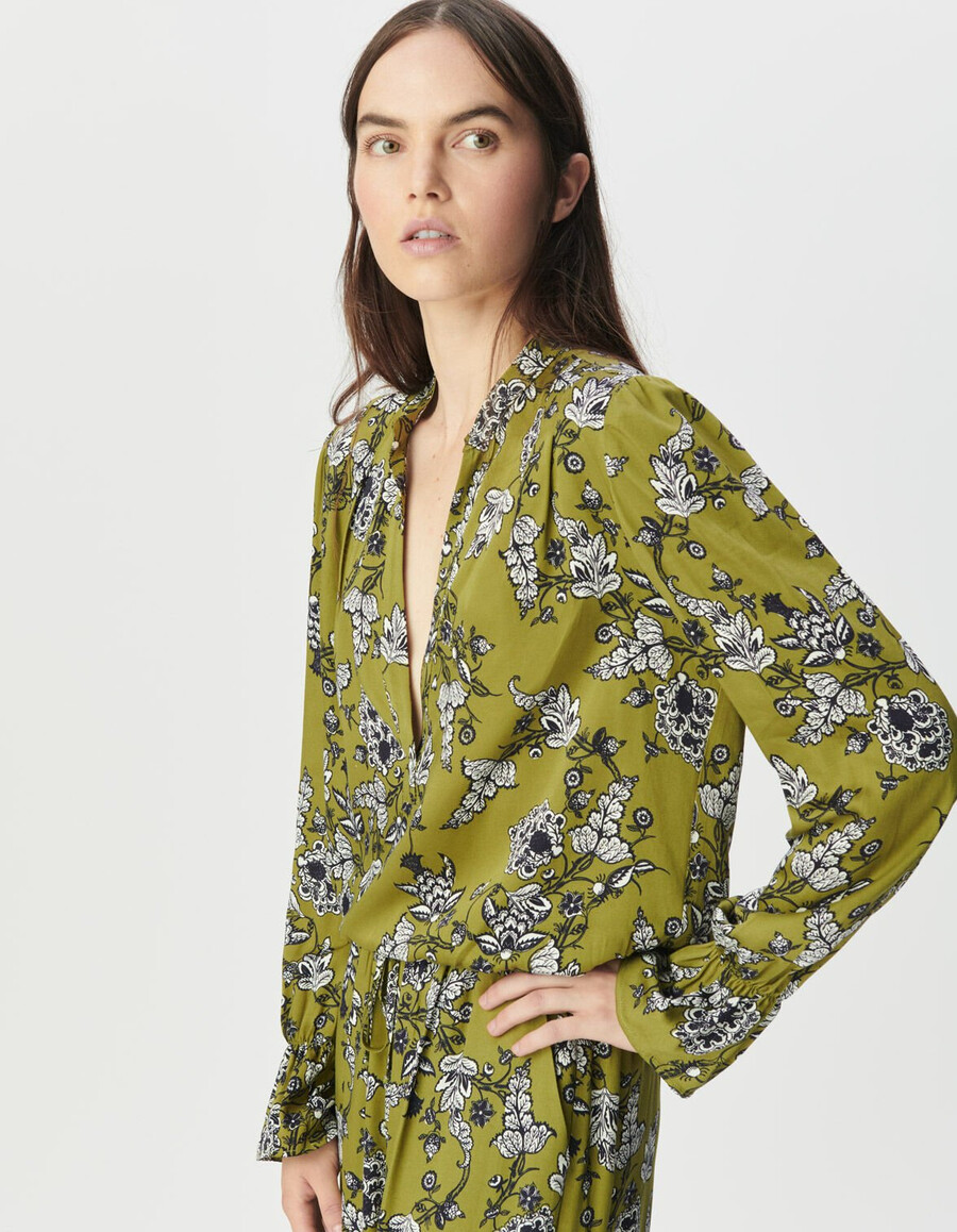 blusa verde fluida da donna con stampa floreale