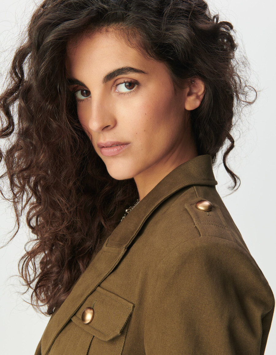 giacca corta da donna in gabardine color cachi