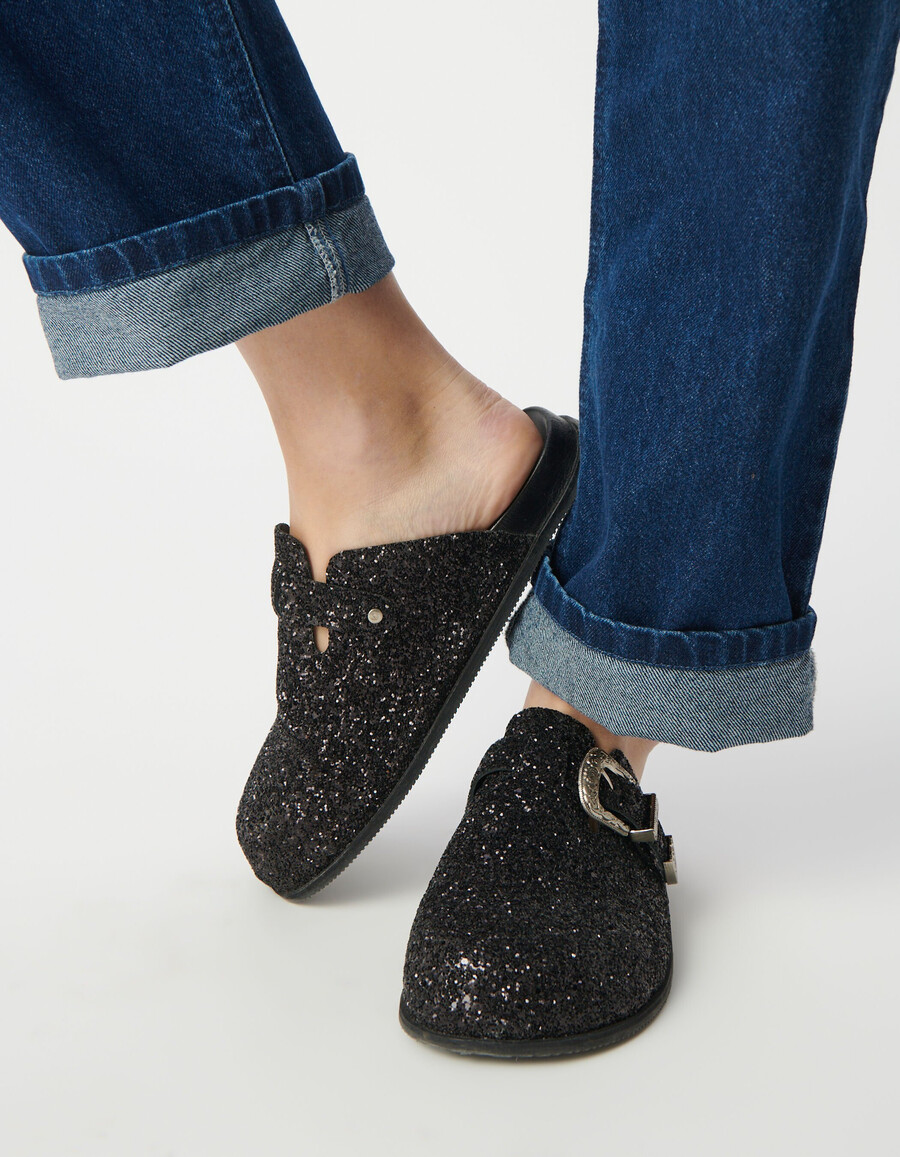 zoccoli neri con micro paillettes e fibbia western da donna