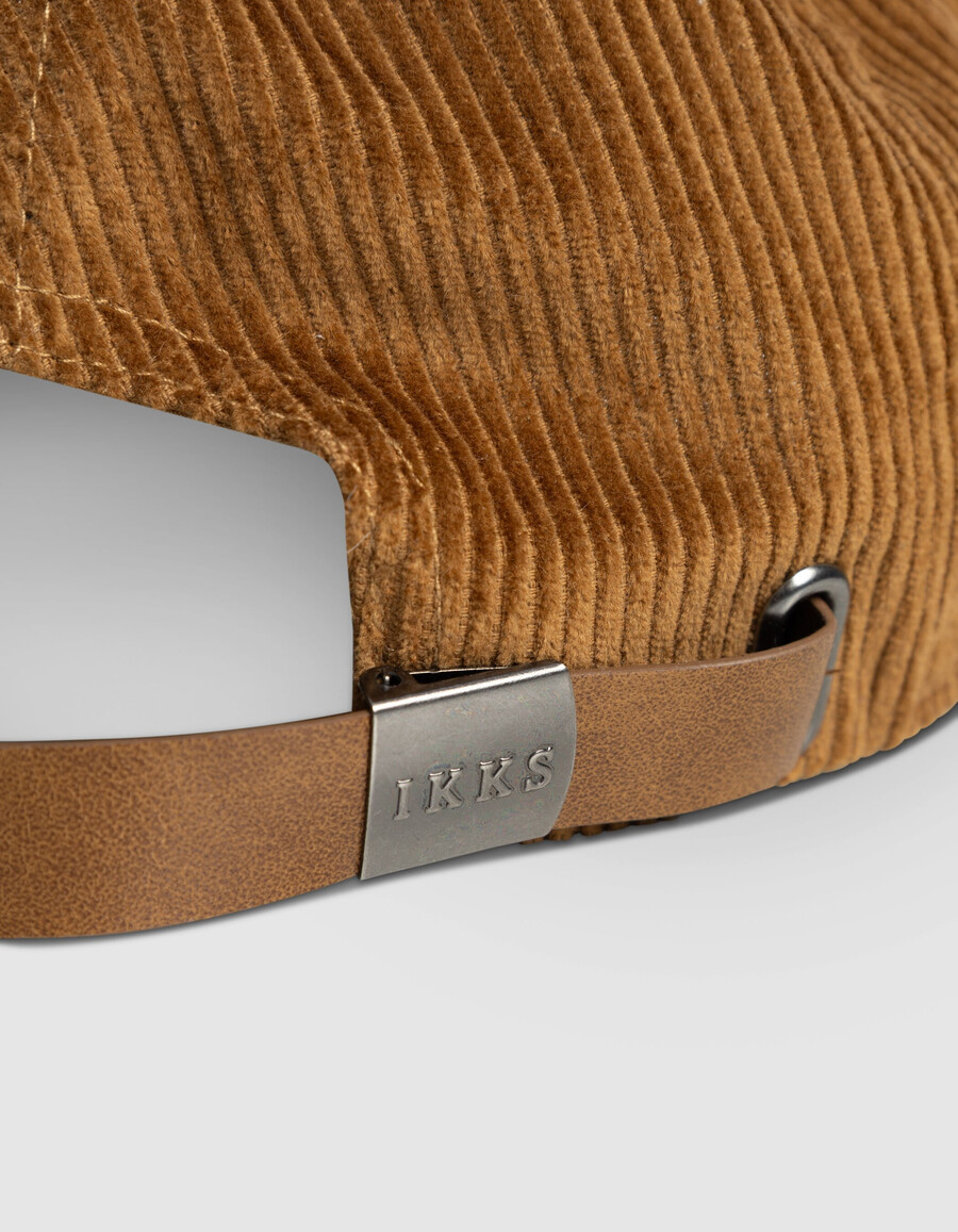 berretto da donna in velluto a coste beige con scritta bouclette