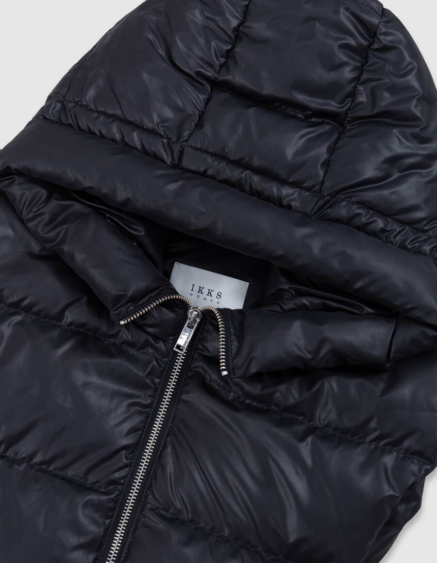 giacca imbottita in nylon trapuntato nero da donna con cappuccio