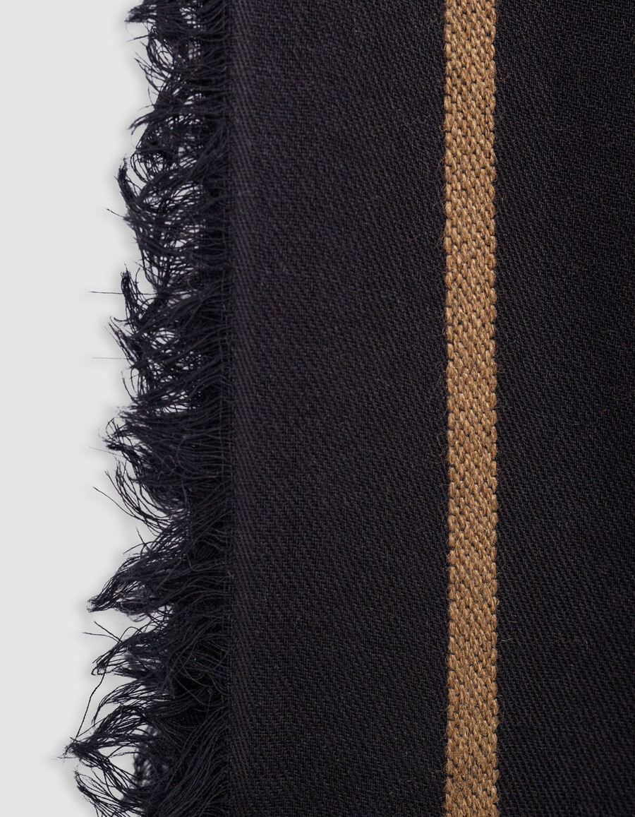 sciarpa jacquard nera con motivo a teschi color cammello da donna