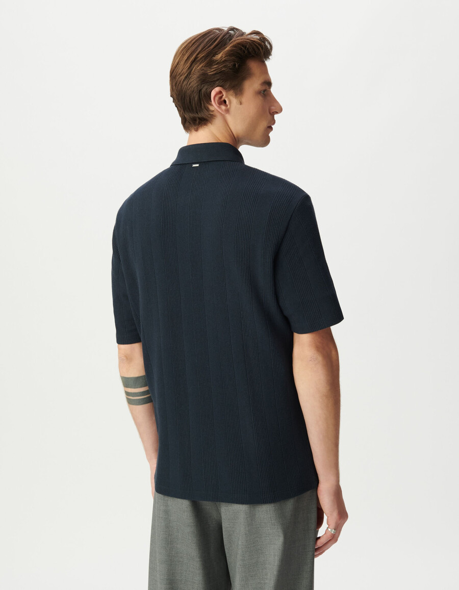 camicia da uomo a maniche corte in maglia blu navy con strisce testurizzate