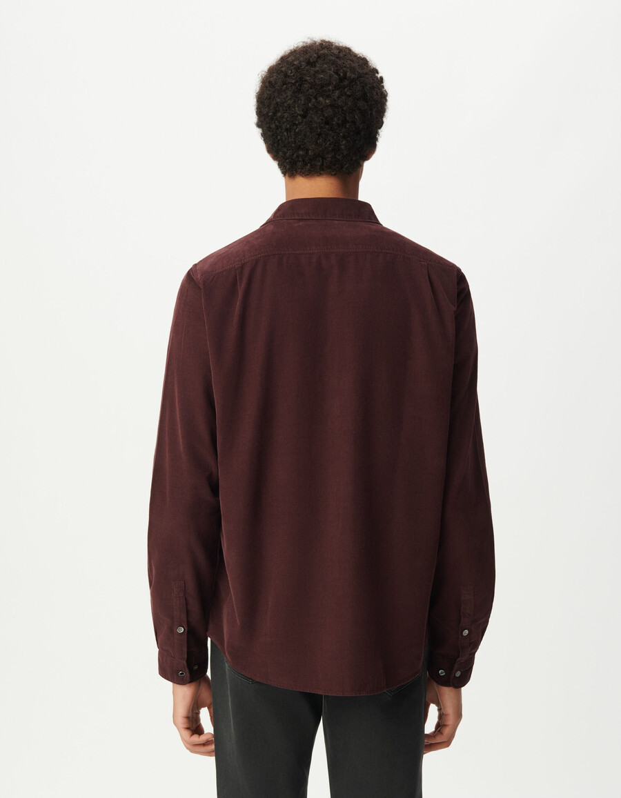 camicia da uomo in cotone biologico a coste color prugna