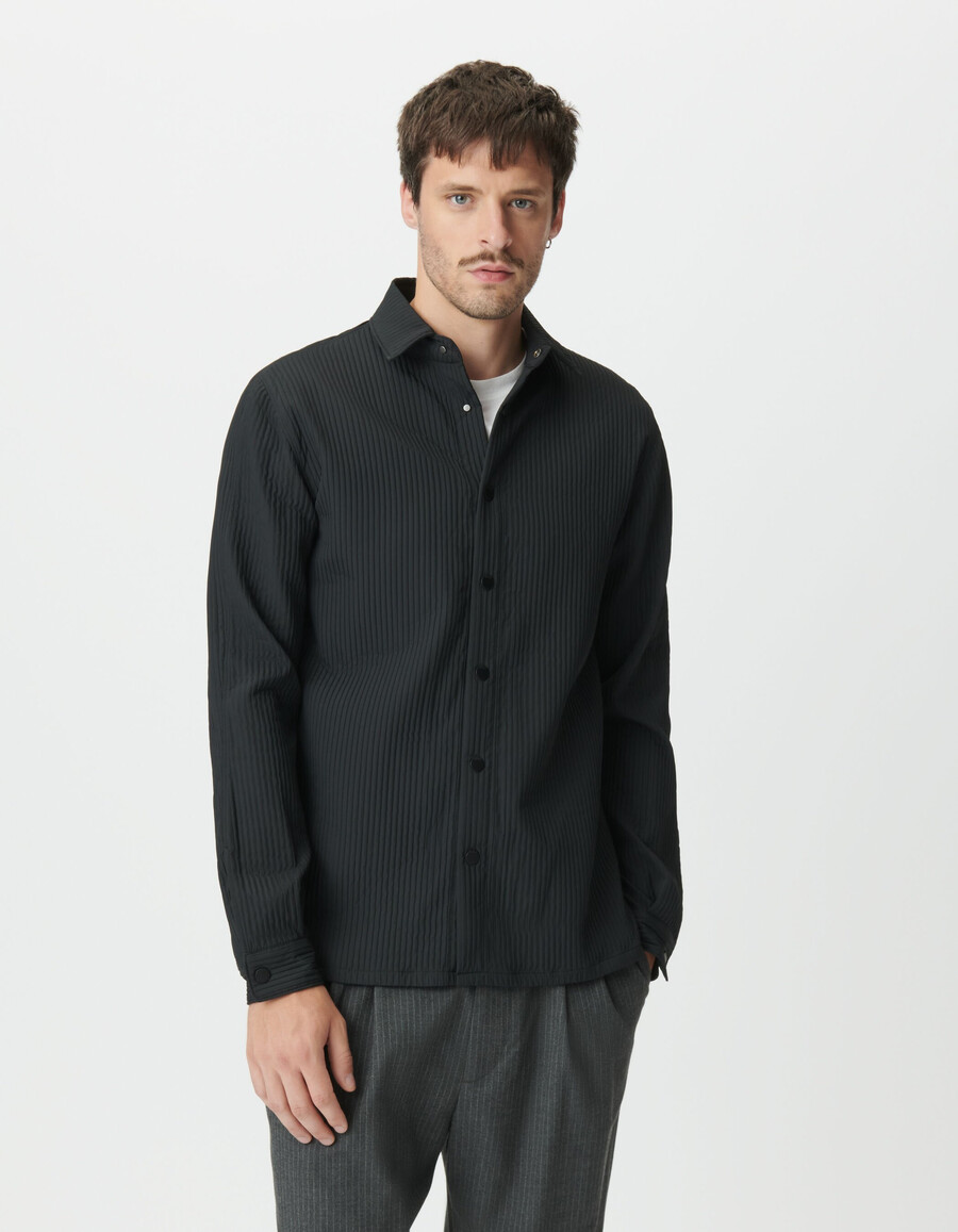 camicia da uomo nera trapuntata leggera e calda