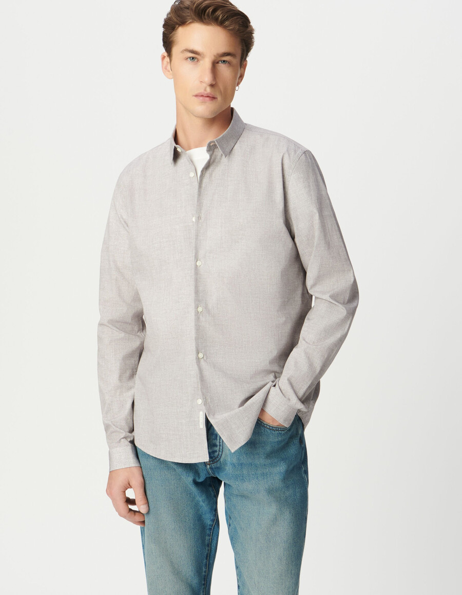 camicia slim da uomo in cotone biologico color prugna con motivo a zigzag minimalista