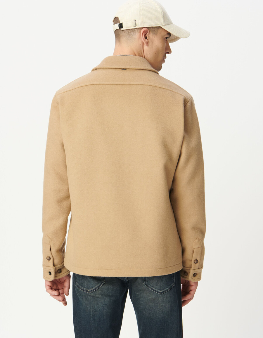 camicia da uomo in lana beige con tasche multiple