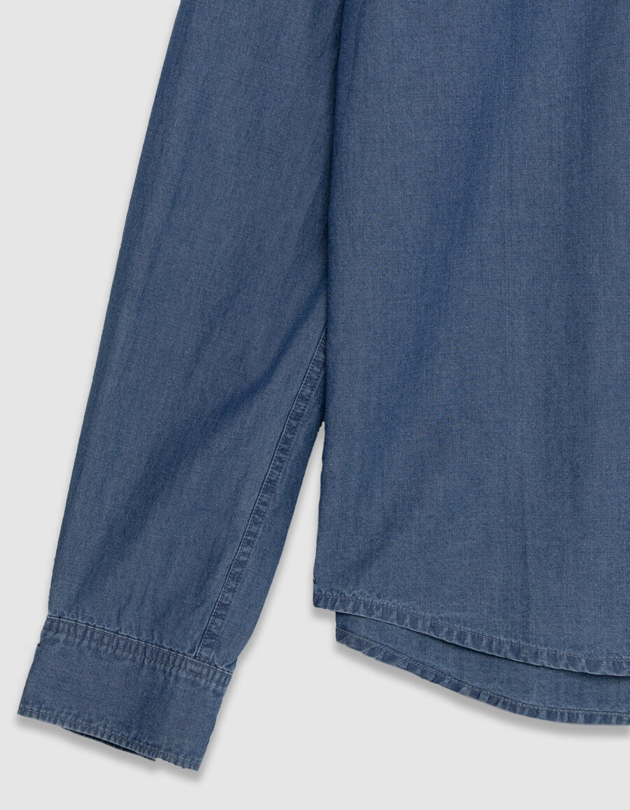 camicia da uomo in chambray blu regolare con tasca asimmetrica