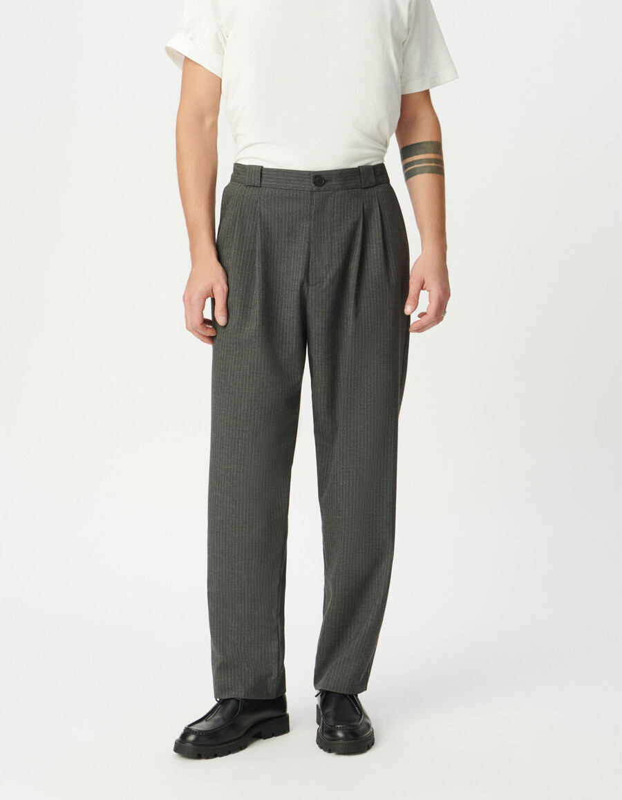 pantaloni da uomo in gessato grigio
