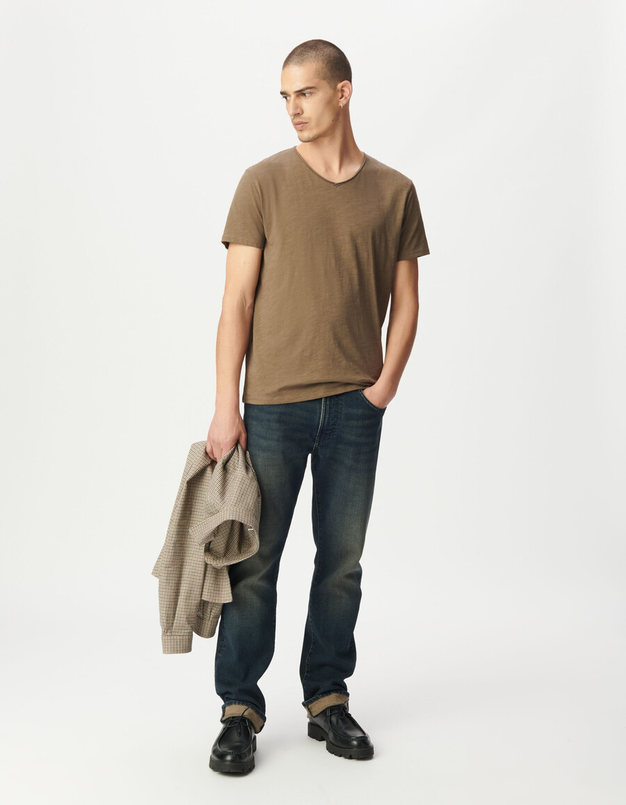 t-shirt da uomo in cotone biologico beige con scollo a v