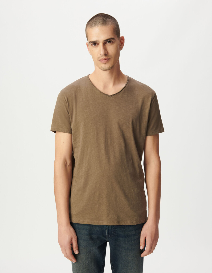 t-shirt da uomo in cotone biologico beige con scollo a v