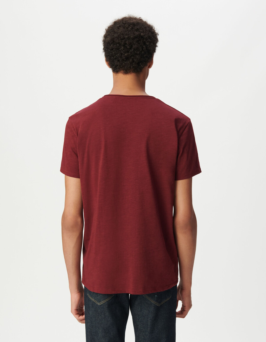 t-shirt da uomo in cotone biologico slub bordeaux con scollo a v