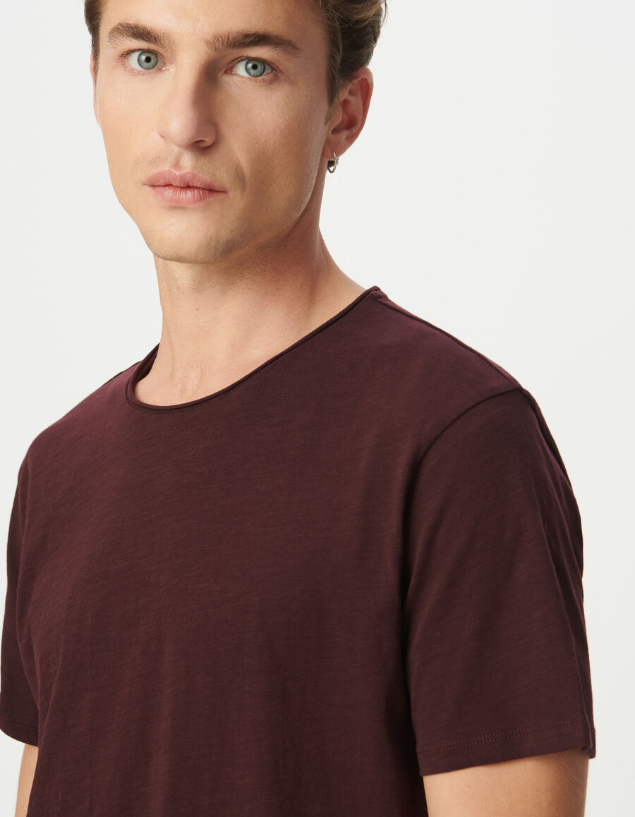 t-shirt girocollo da uomo in cotone organico slub color prugna