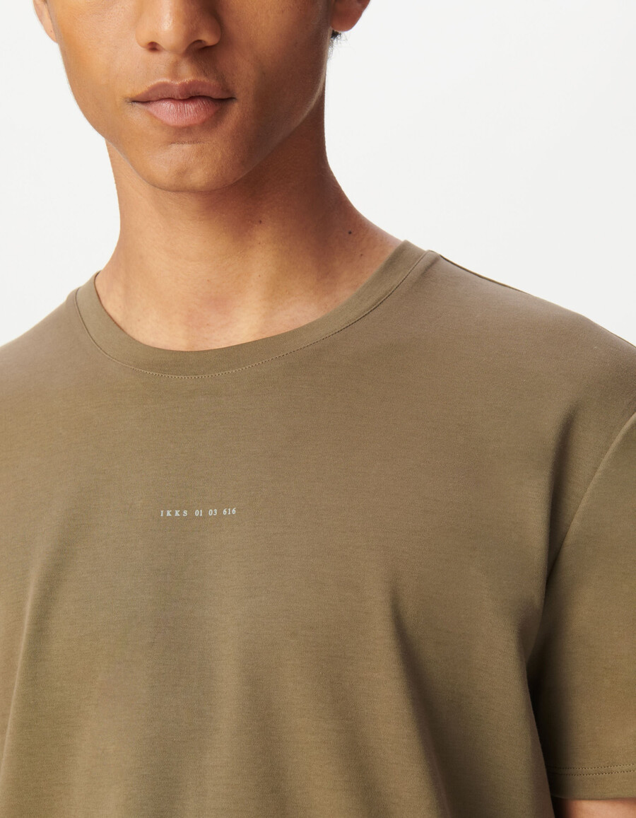 t-shirt beige absolute dry da uomo con dettaglio logo