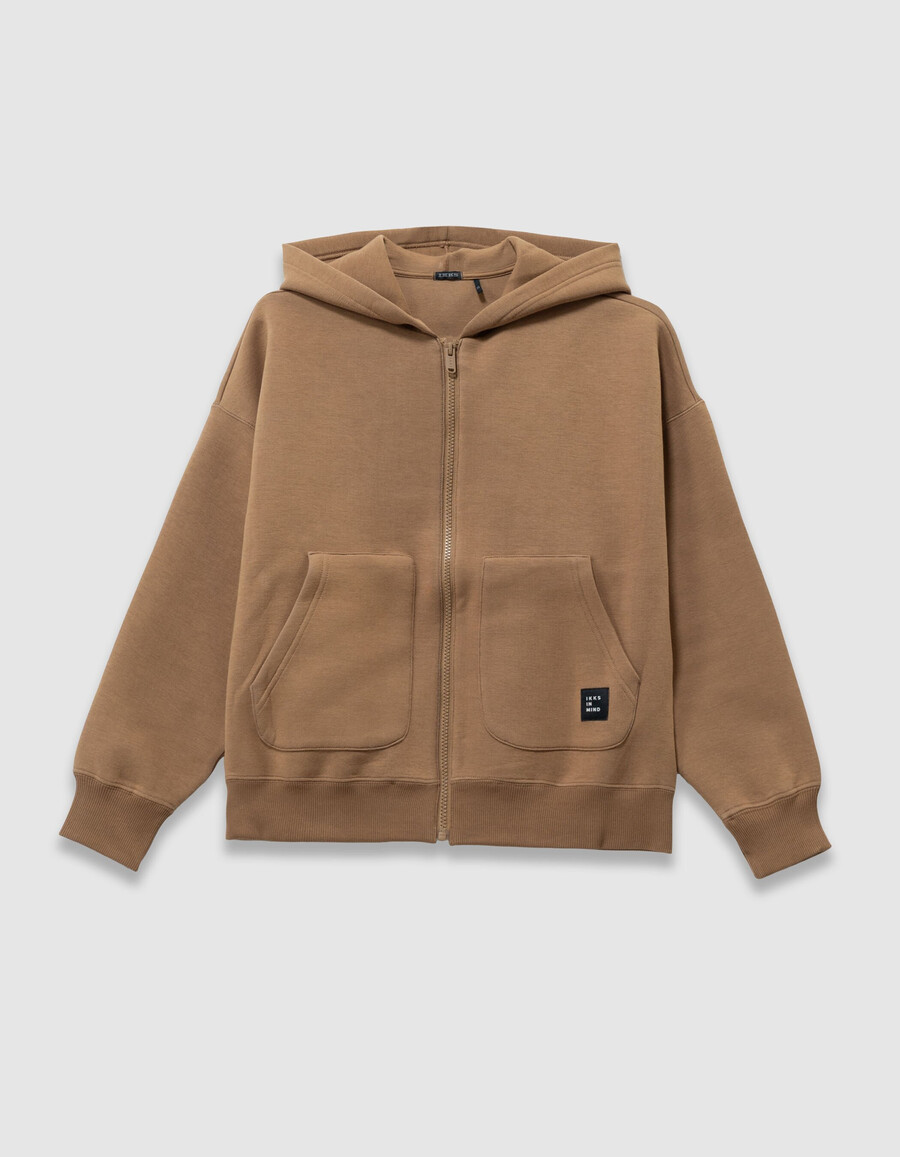 felpa con cappuccio color cammello con zip e retro in rilievo per ragazzi