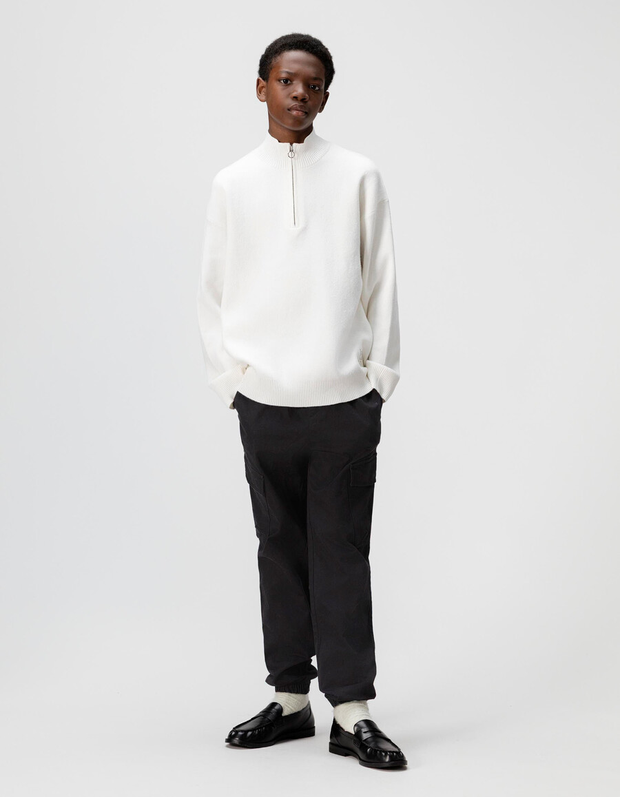 pantaloni cargo neri da ragazzo con vita elasticizzata