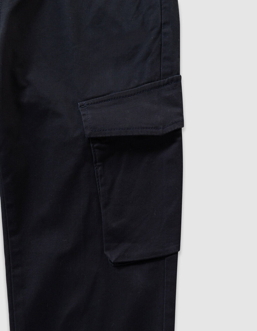 pantaloni cargo neri da ragazzo con vita elasticizzata