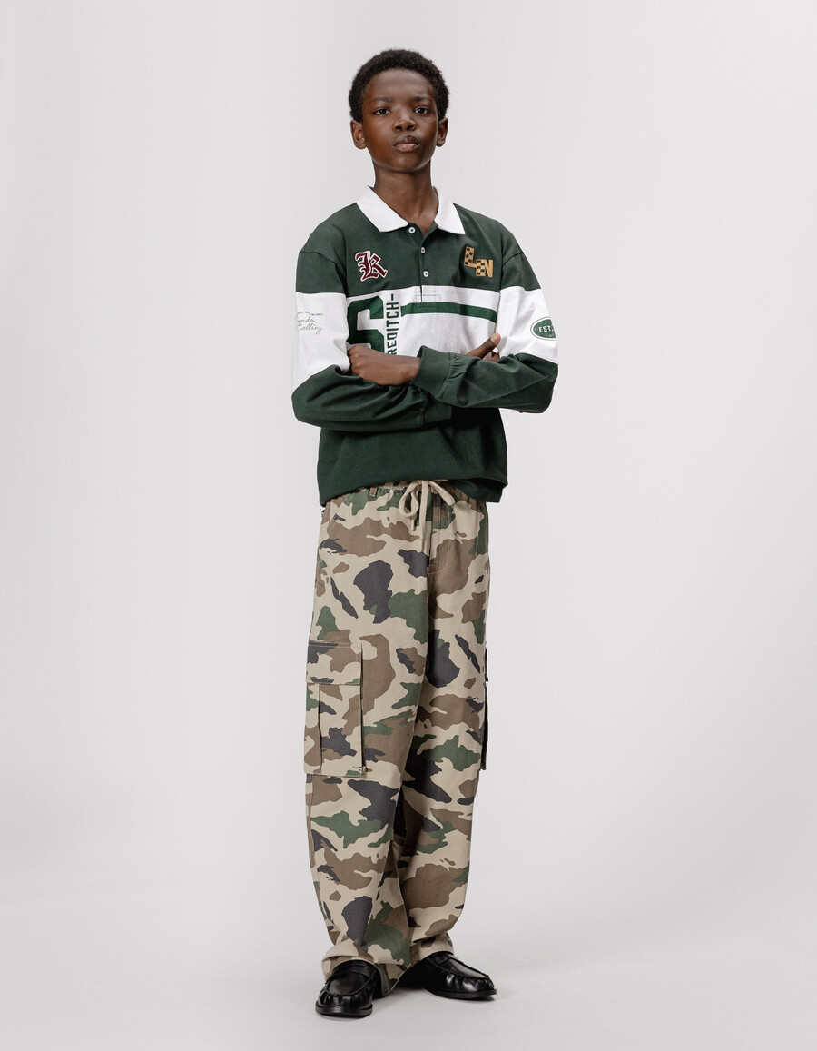 pantaloni cargo beige con stampa mimetica per ragazzi