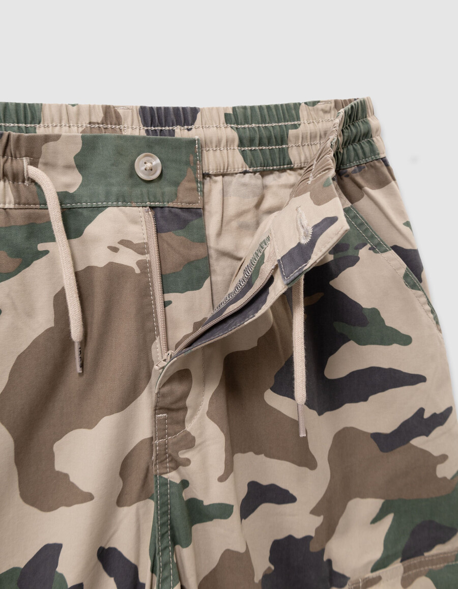 pantaloni cargo beige con stampa mimetica per ragazzi