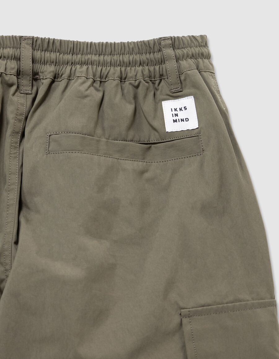 pantaloni cargo a gamba larga color cachi per ragazzi