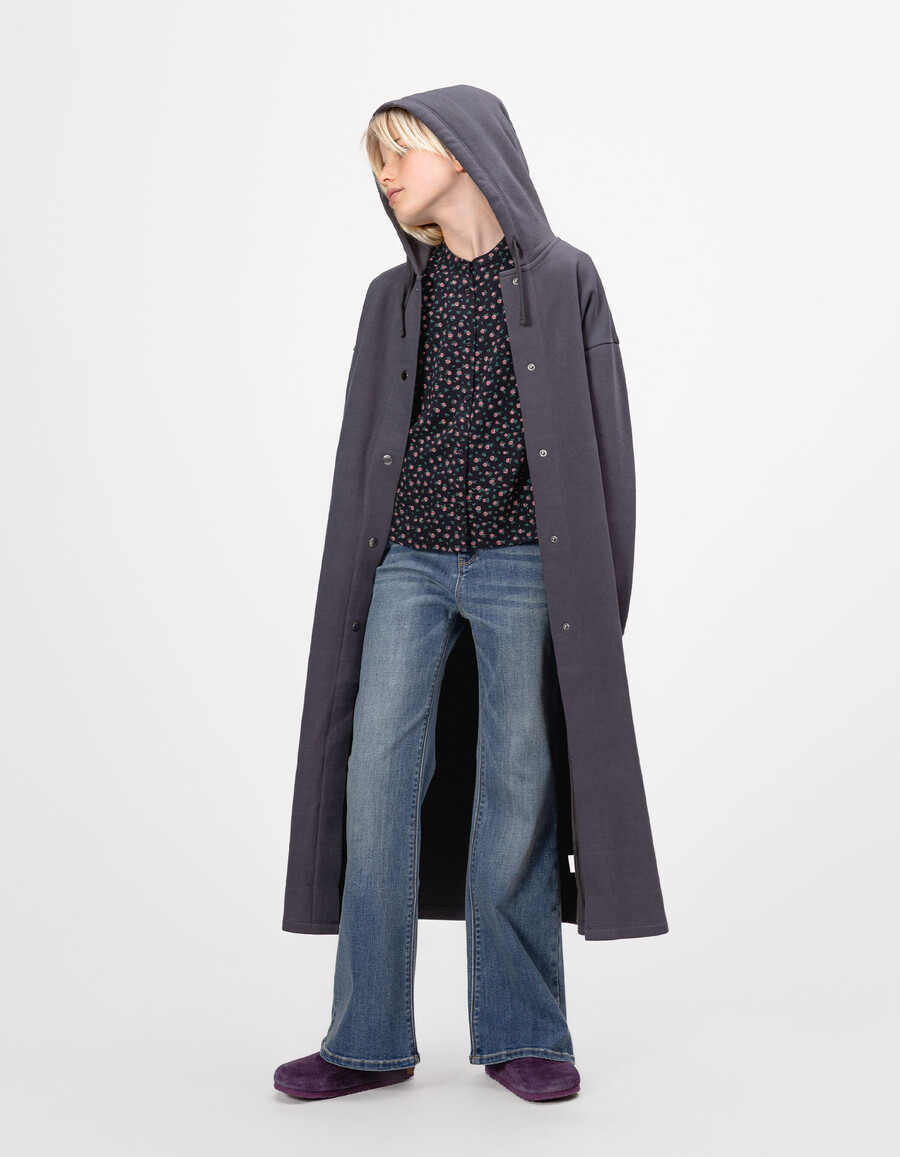 cardigan grigio con cappuccio di lunghezza media per bambine