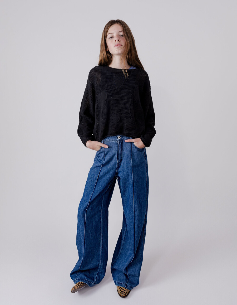 maglione nero traforato con cuori per bambina