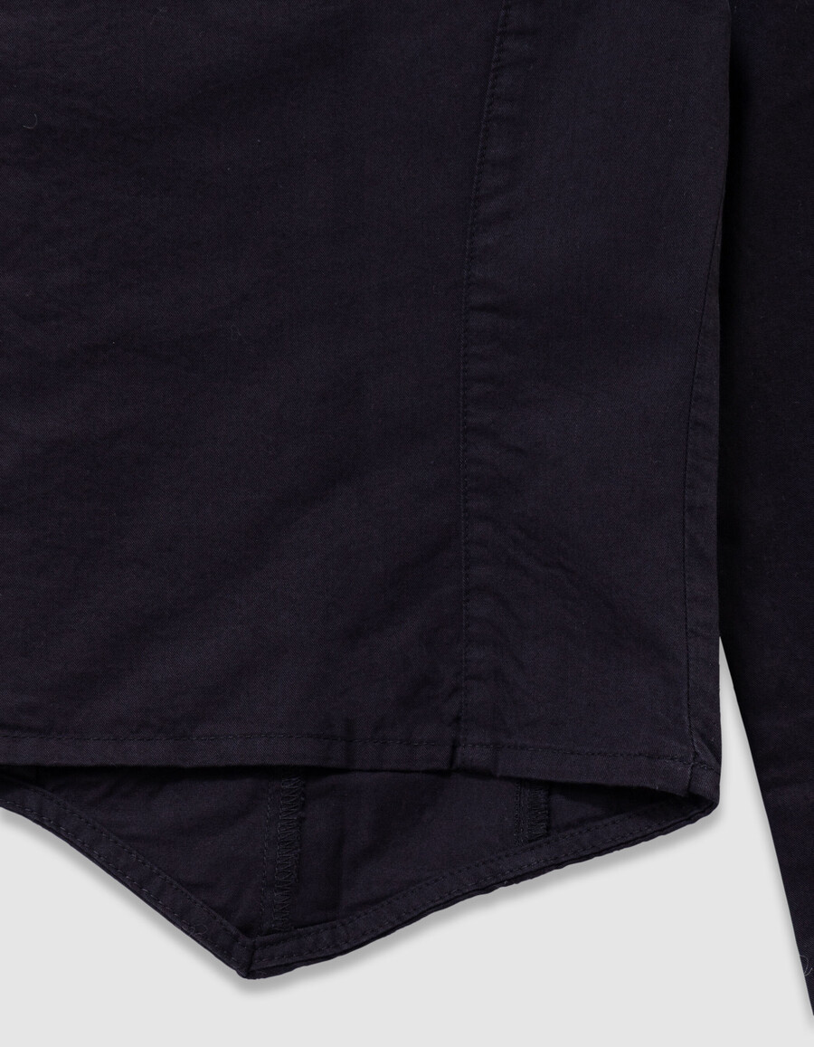 camicia nera trompe-loeil bianca sul davanti per bambine