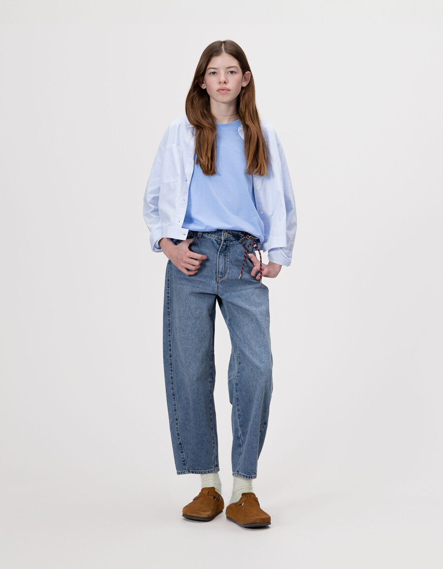 jeans a palloncino blu da bambina con cordino portafortuna