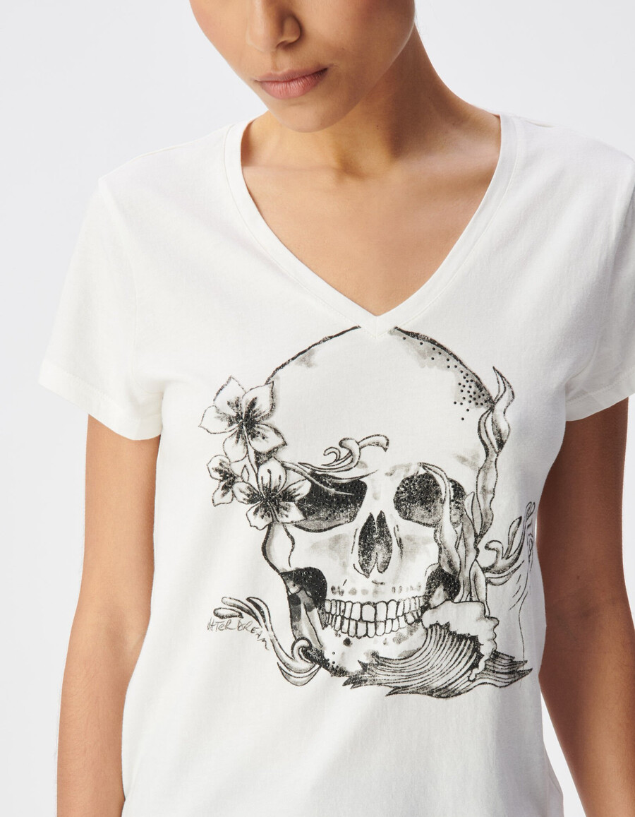 maglietta bianca con scollo a v in cotone biologico con teschio visivo da donna