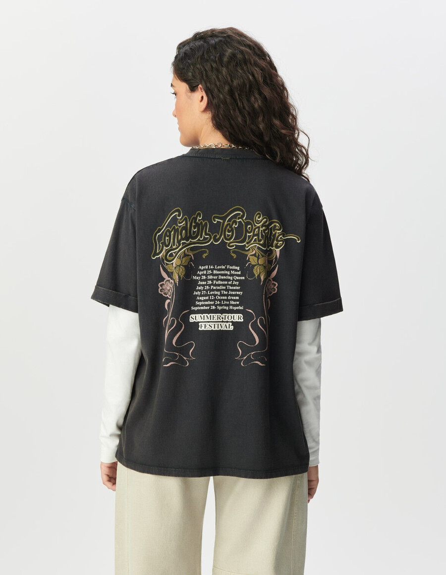 t-shirt oversize grigia da donna con immagine xl sul retro