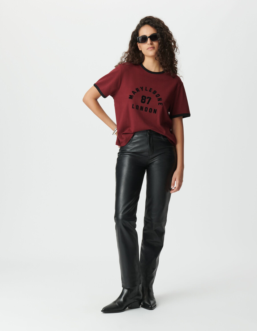 t-shirt da donna bordeaux con slogan in velluto floccato