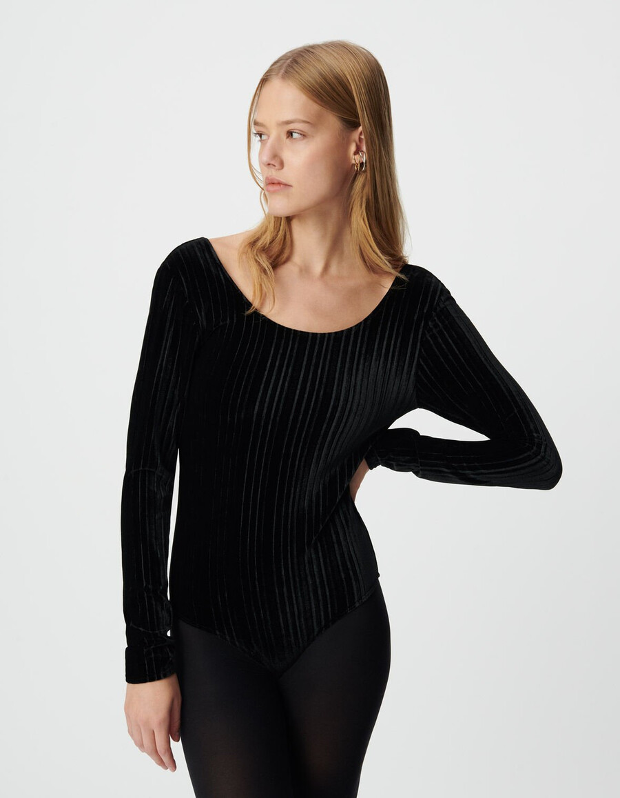 body in maglia di velluto plissettato nero da donna
