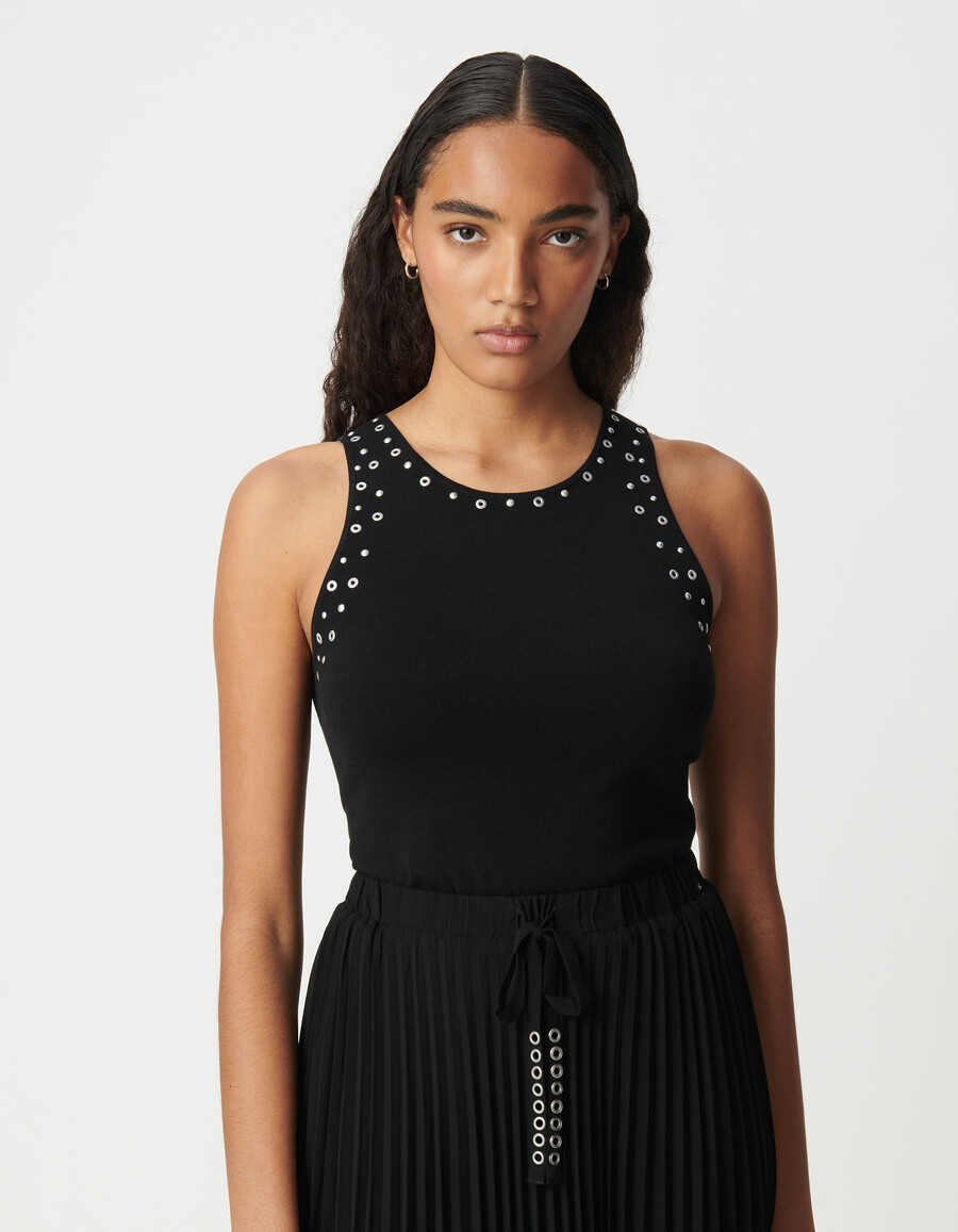 top senza maniche in maglia nera per donna con borchie