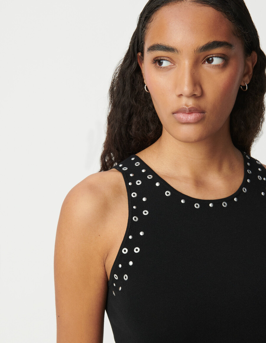 top senza maniche in maglia nera per donna con borchie