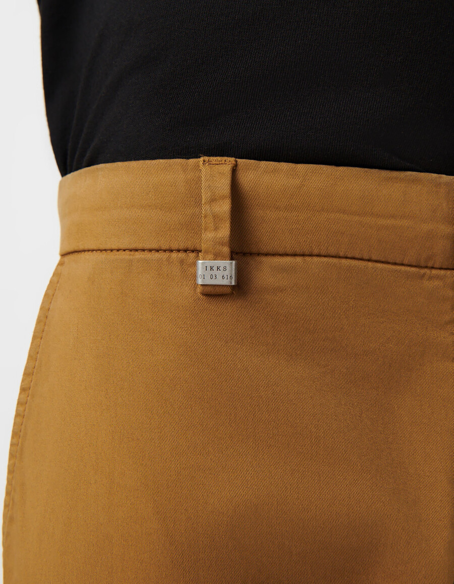 pantaloni chino slim color zafferano da uomo