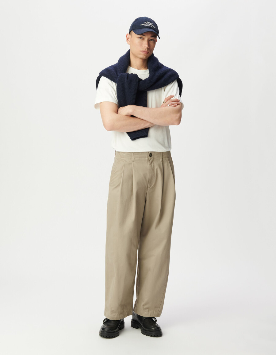 pantaloni beige larghi per uomo